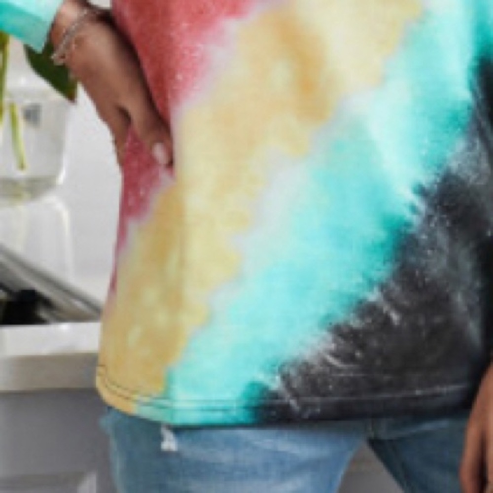 โญ๏ธHPx2๐ 1 Small LEFT:Red Ombrรฉ Tie-Dye Sweatshirt - Picture 6 of 10
